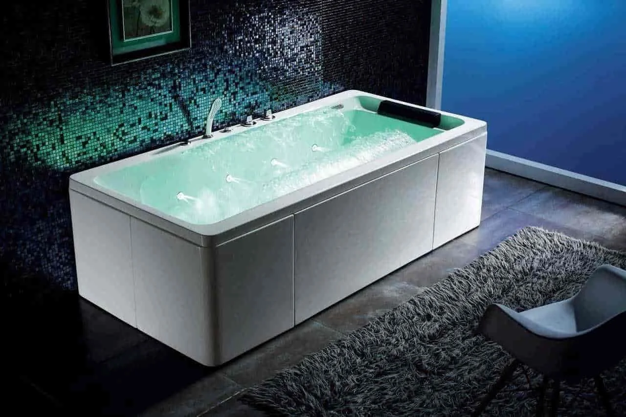 Jacuzzi Body Massage at The One Family Spa